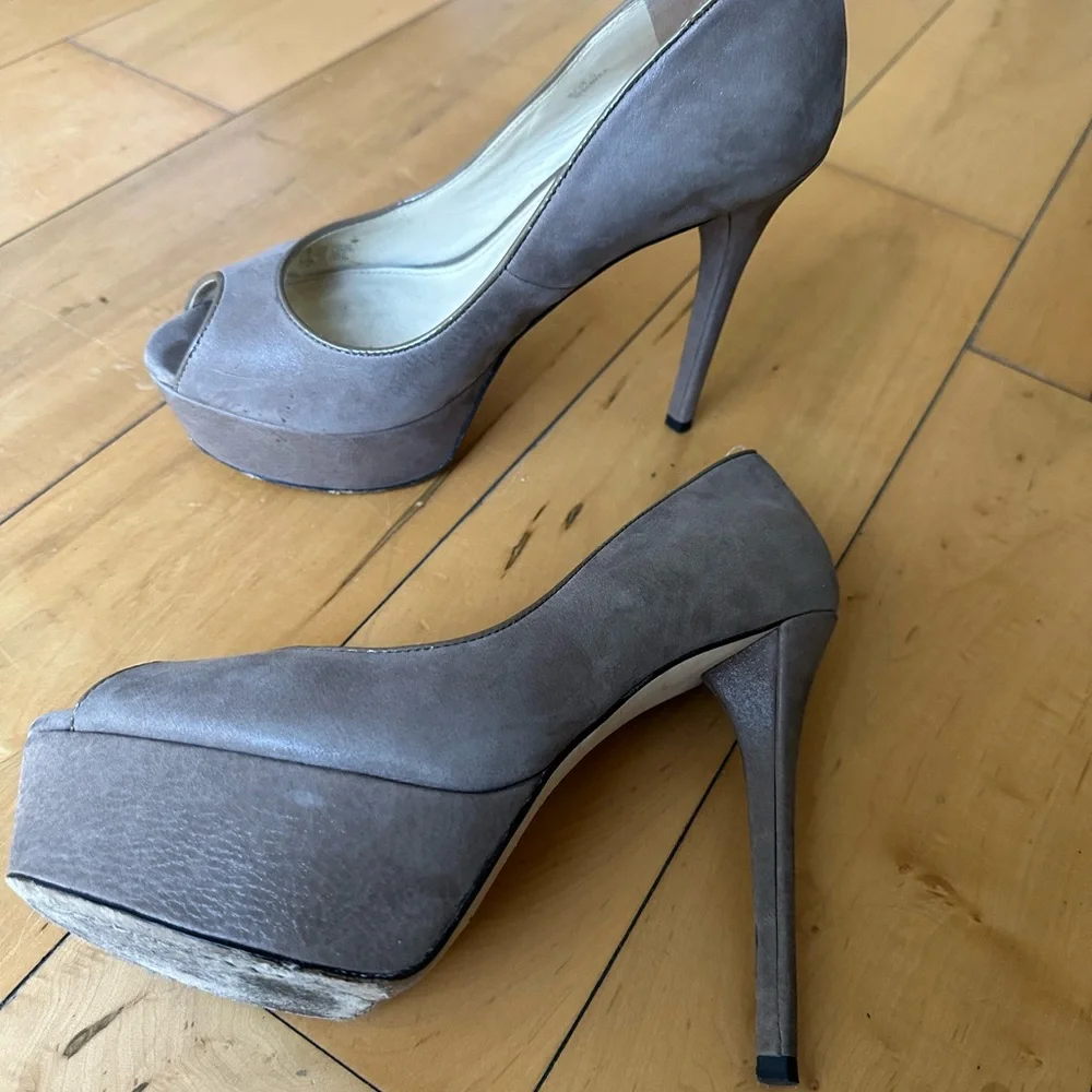 Shoes - Picture 4 of 5